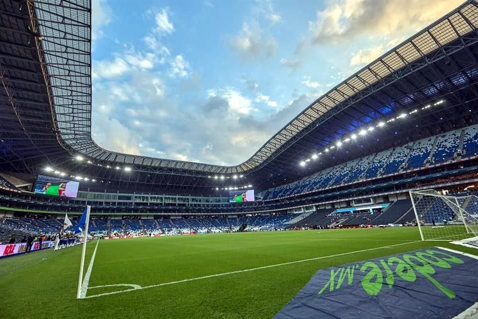 El majestuoso estadio del Monterrey listo para el duelo entre Rayados y Mazatlán.