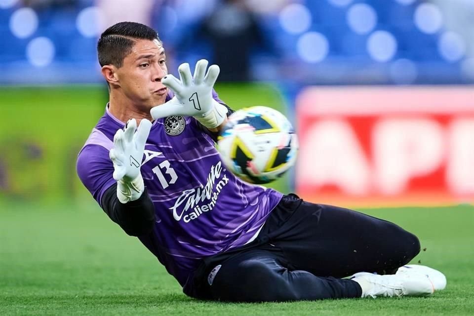 Hugo González regresó al Estadio del Monterrey, ahora para defender la portería del Mazatlán.