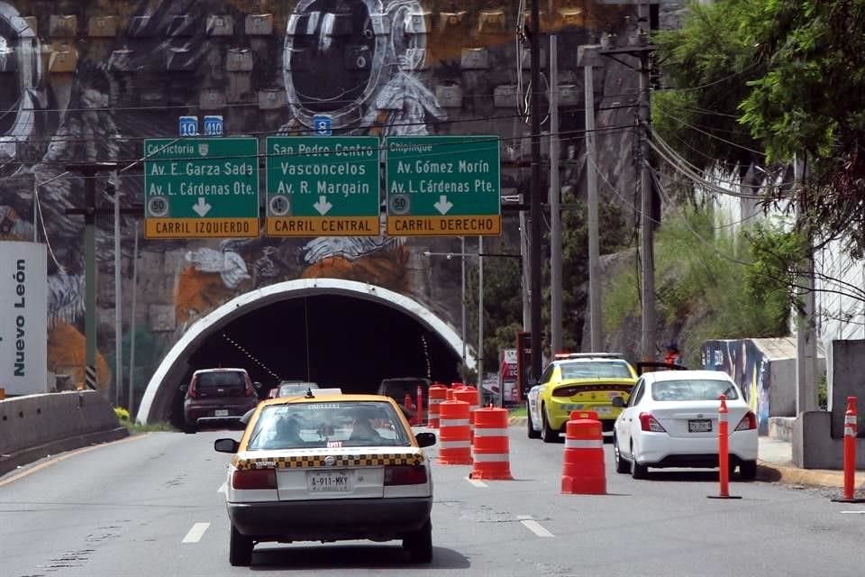 Al llegar al Túnel los conductores que buscan ingresar a San Pedro se toparán con el inicio de la reducción del carril derecho, donde habrá de manera permanente una patrulla regia