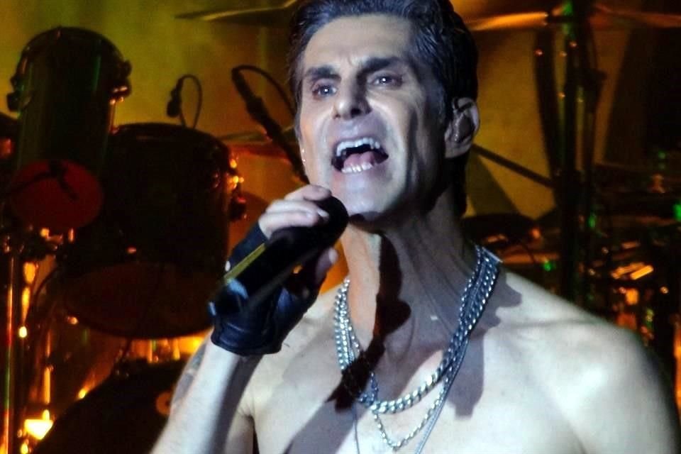 Perry Farrell se dará un tiempo para 'sanar' asistiendo al neurólogo, luego de la pelea que protagonizó con su banda Jane's Addiction.