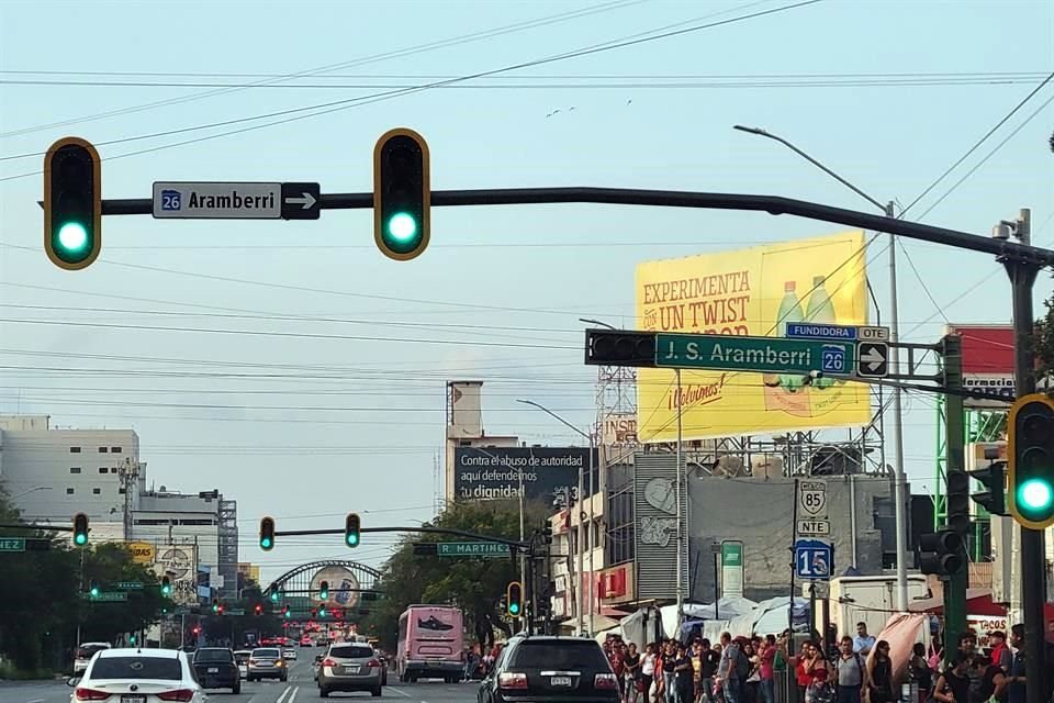 El Municipio de Monterrey estima acabar con el retiro de semáforos viejos antes de que termine la Administración.