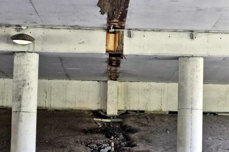 Piezas metálicas dañadas, jardineras secas, daños en desagües y otras averías se encuentran en esa zona.