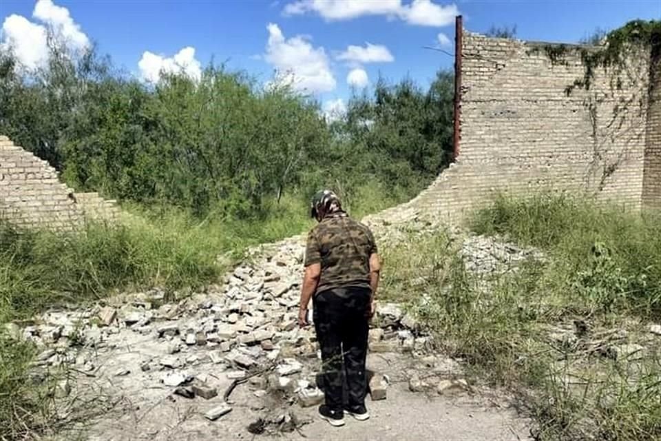 Las buscadoras localizaron restos óseos esparcidos por la vieja bodega abandonada y también hallaron balas de grueso calibre.