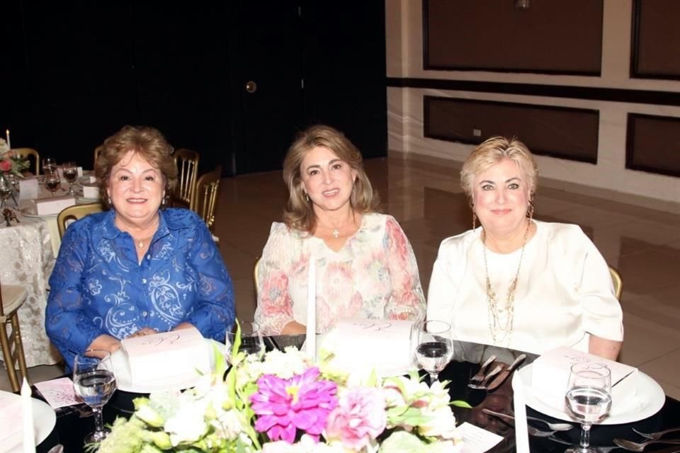 Melita Flores de Escareño, Lupita Flores de Garza, Hercilia Flores de Guajardo