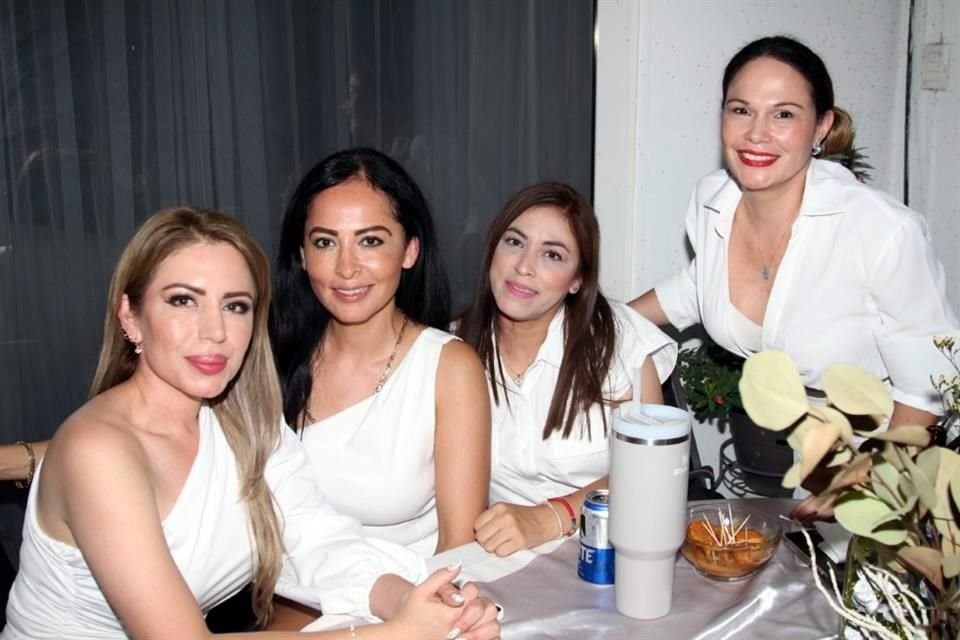 Karla Ruiz, Ale Sáenz, Moly Cantú, Claudia Cuspinera