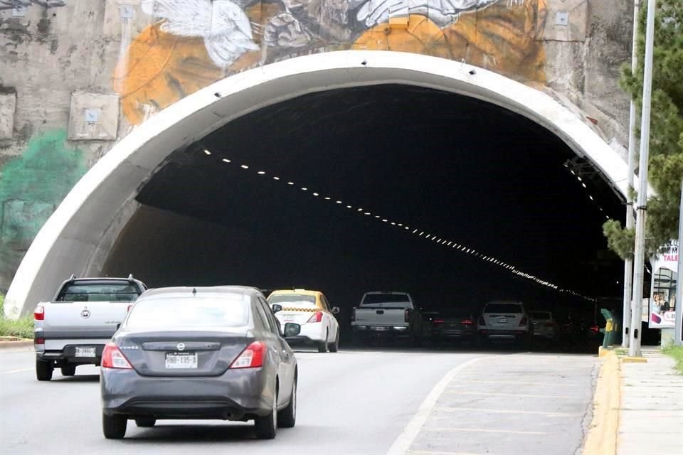 La vialidad de Monterrey a San Pedro fue abierta por completo.