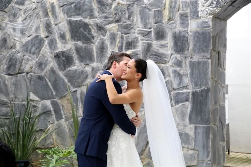 Víctor García y Fernanda Dávila