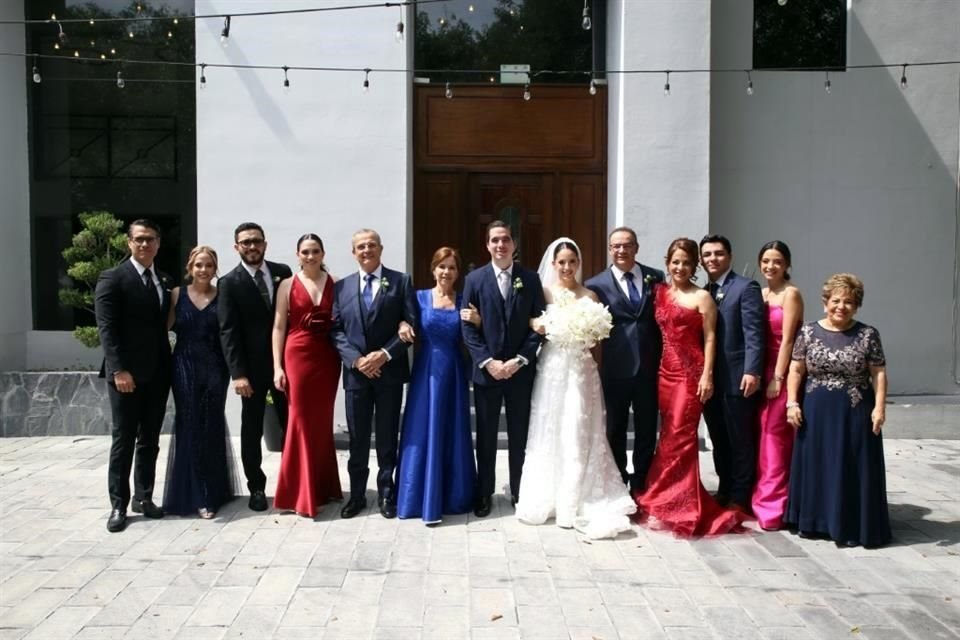 Eduardo Campa González, Ana Gaby García Canales, José Carlos García Ayup, Daniela García Canales, Víctor García Maza, Gabriela Canales González, Víctor García Fernanda Dávila, Fernando Dávila Delgado,