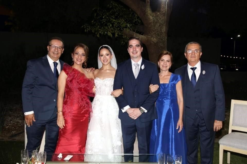 Fernando Dávila Delgado. Lily Doria, Fernanda Dávila, Víctor García, Gabriela Canales González y Victor García Maza