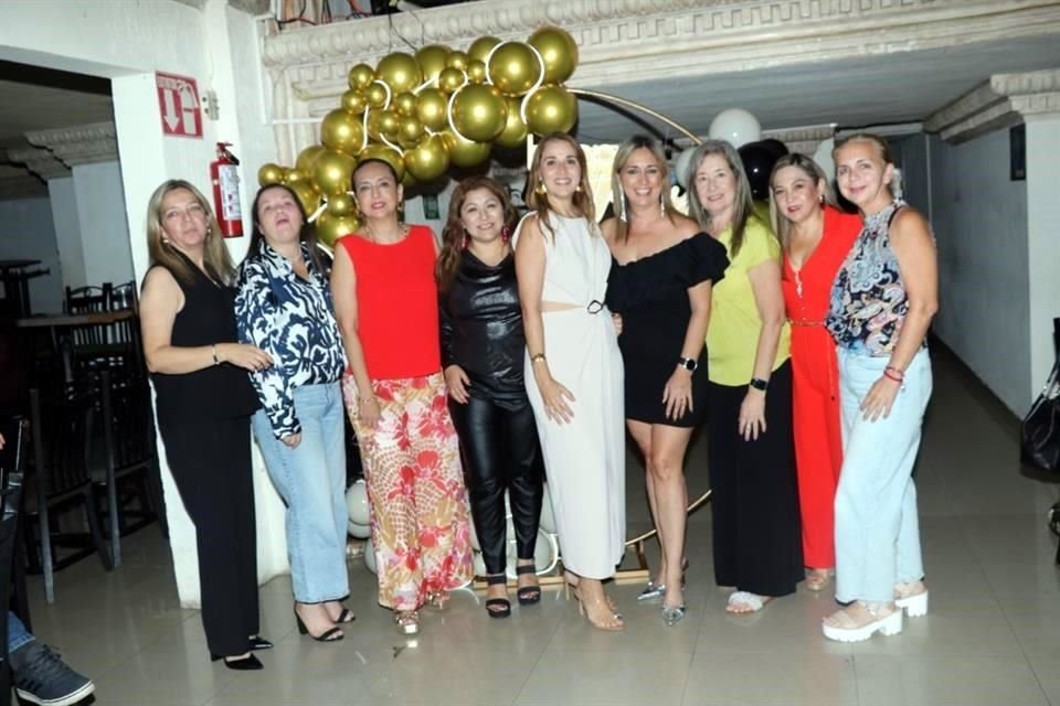 Sergio Ramírez, Charo Villarreal, José Luis Serrano, Ericka Leal de Serrano, Karla Martínez, Jacky Cantú y Arturo Téllez