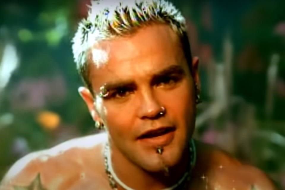 El pasado 24 de junio, el líder y vocalista de la banda Crazy Town, el cantante Shifty Shellshock, falleció a los 49 años, y es hasta este martes que se revelaron las causas de su muerte.