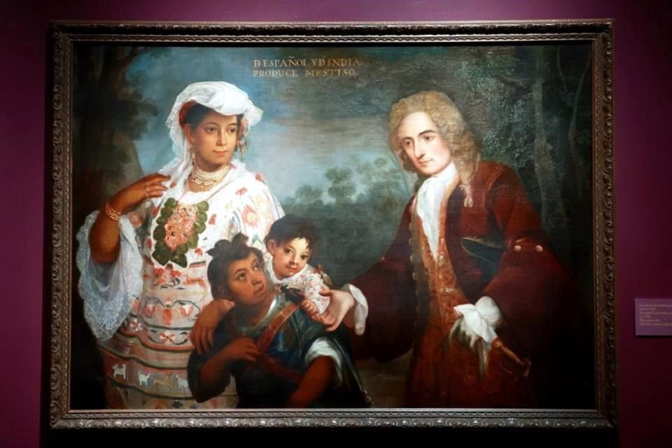 El óleo 'De español y de india, produce mestizo' (ca. 1720) es parte de la muestra.