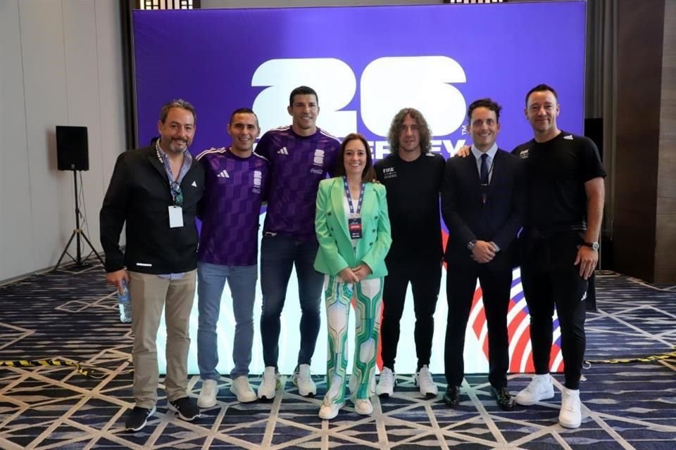 Jurgen Mainca, Paul Aguilar, Francisco Rodríguez, Mary Carmen Martínez de Ortiz, Carles Puyol, Stephan Kipper y John Terry