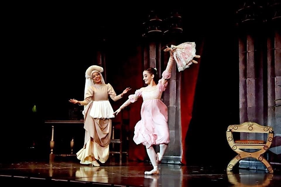 El Ballet de Monterrey presentó el clásico 'Romeo y Julieta' en el Teatro de la Ciudad.