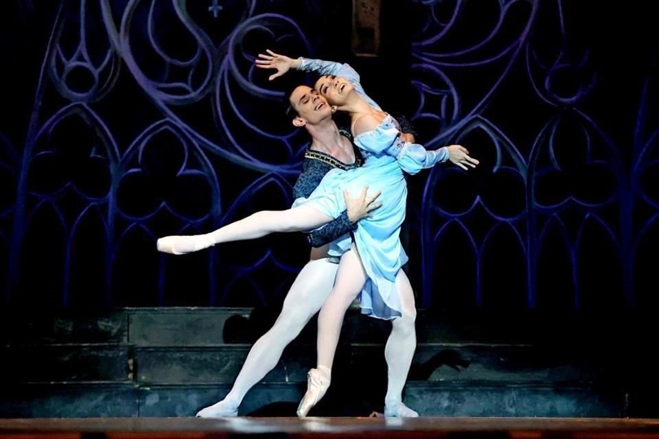 El Ballet de Monterrey presentó el clásico 'Romeo y Julieta' en el Teatro de la Ciudad.