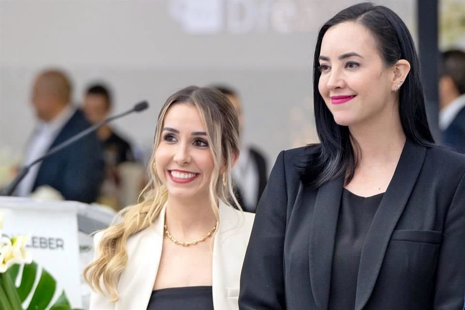 Paola Leal y Priscila Elizondo.