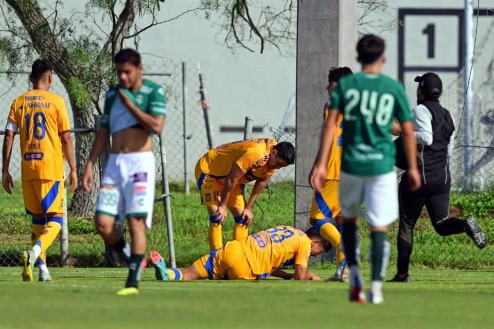 Rafael Guerrero salió lesionado del encuentro.