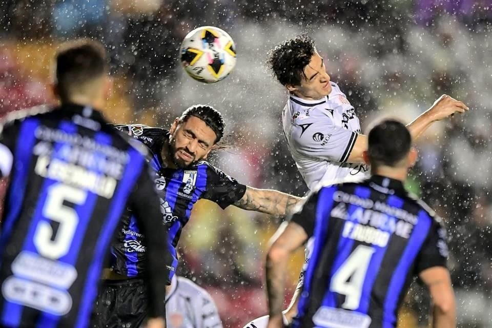 Gallos Blancos y Rayos dieron un pobre espectáculo con un empate sin goles en Querétaro.