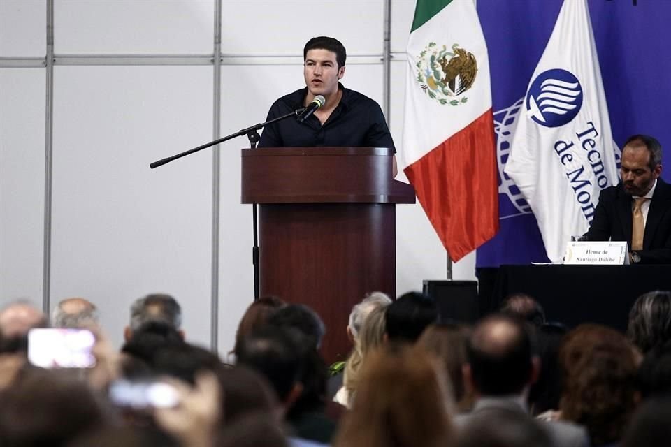 A la ceremonia de apertura, realizada en el Auditorio A, acudieron el Gobernador Samuel García, su esposa Mariana Rodríguez y su hija Mariel, autoridades del Estado y del Tec de Monterrey.