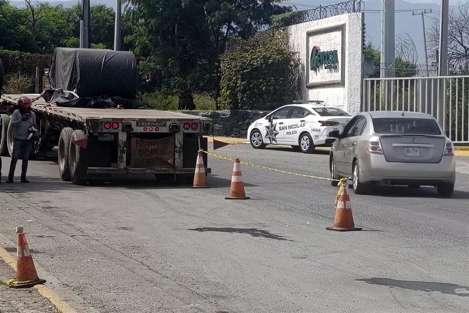 El accidente fue reportado alrededor de las 9:30 horas en la calle Otomí, frente a la empresa Eyccsa, en la Colonia Ex Hacienda Santo Domingo.