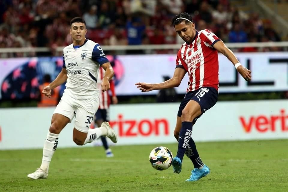 A Chivas le faltó contundencia.