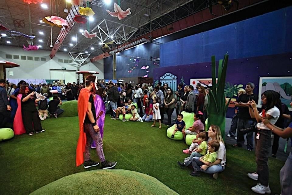 El espacio para niños en la Feria Internacional del Libro tiene cuentacuentos, talleres y conciertos didácticos.