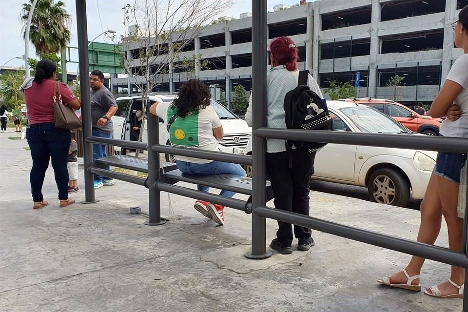 Parada de autobuses.