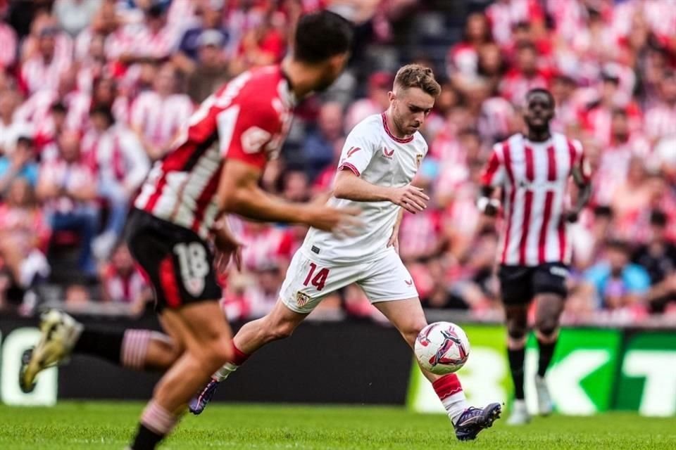 La expulsión del arquero del arquero Julen Agirrezabala, complicó el partido para el Athletic.