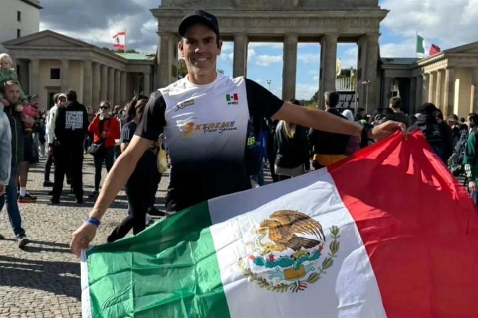 Francisco Serrano brilla en Maratón de Berlín.