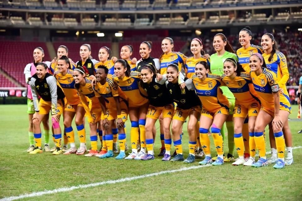 Tigres Femenil puso en riesgo la cima de la tabla general tras igualar 1-1 ante Chivas Femenil en Guadalajara, pues podrían ser superadas este lunes si las Tuzas del Pachuca le ganan a Toluca.