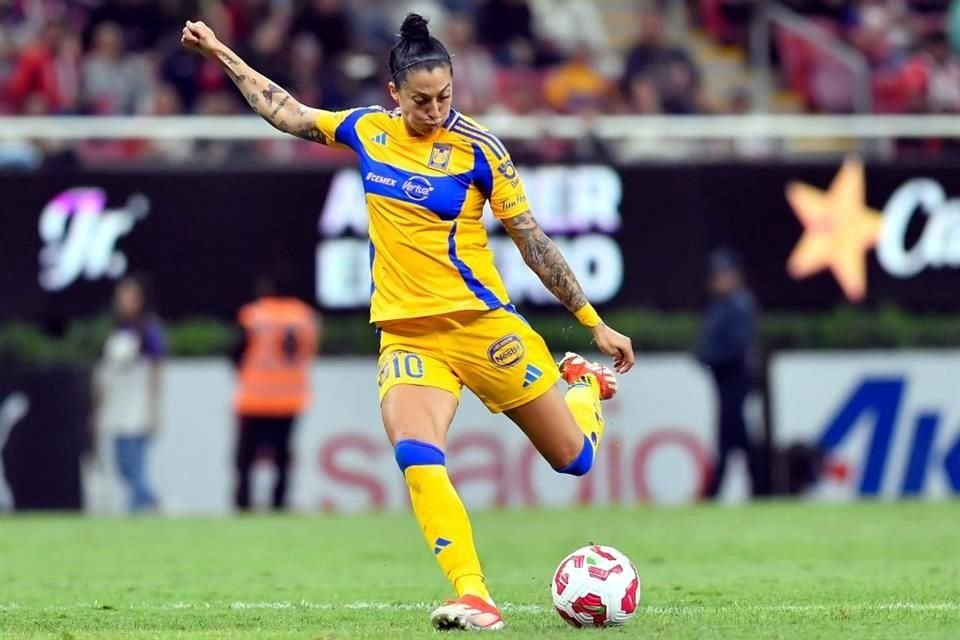 Tigres Femenil puso en riesgo la cima de la tabla general tras igualar 1-1 ante Chivas Femenil en Guadalajara, pues podrían ser superadas este lunes si las Tuzas del Pachuca le ganan a Toluca.