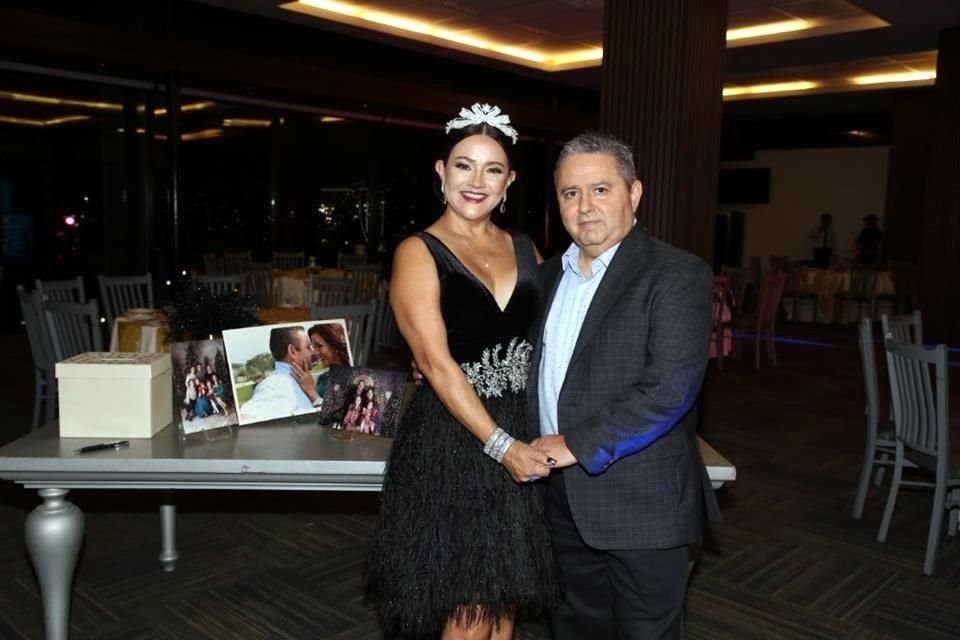 Diamantina Salazar de Garza y Óscar Manuel Garza Tamez