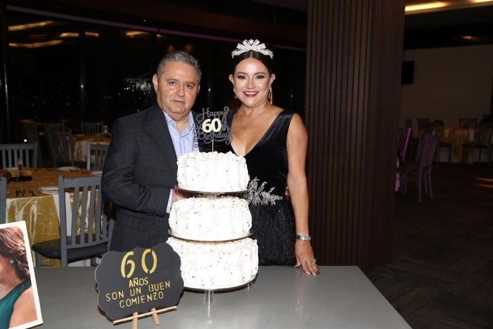 Óscar Manuel Garza Tamez y Diamantina Salazar de Garza