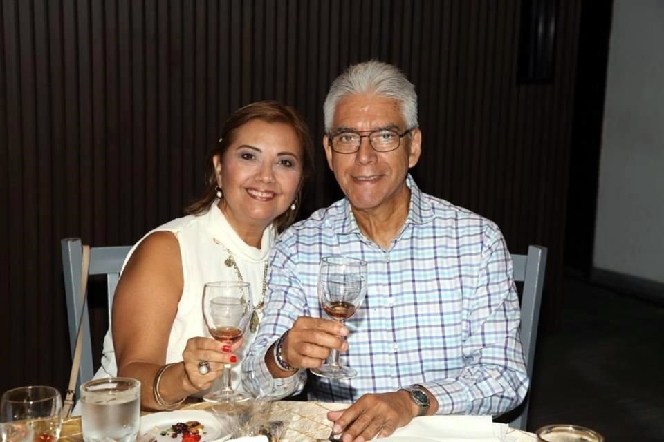 Leticia Garza y Felipe Rodríguez
