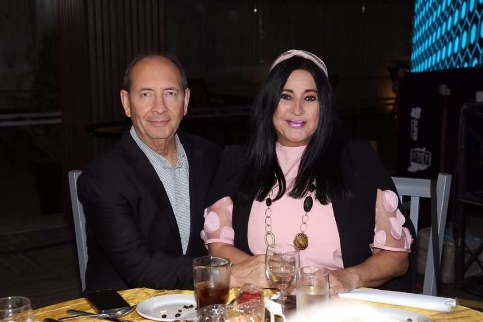 Lloyd Anderson y Diana de Anderson