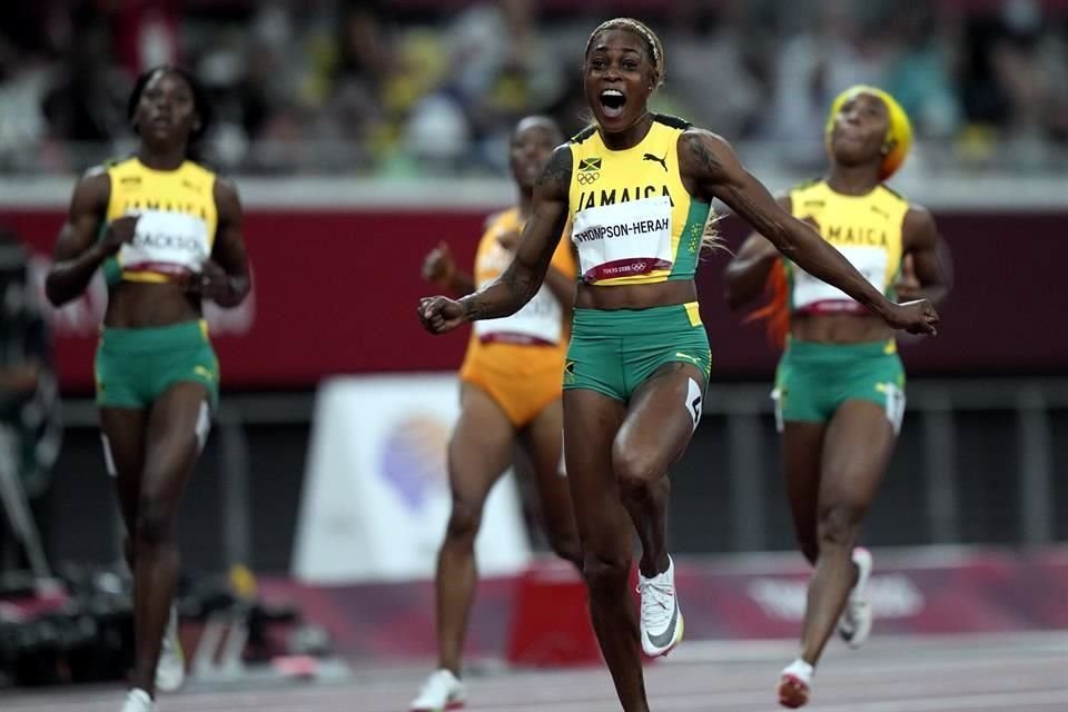 Elaine Thompson-Herah disfrutó como nunca la llegada a la meta.