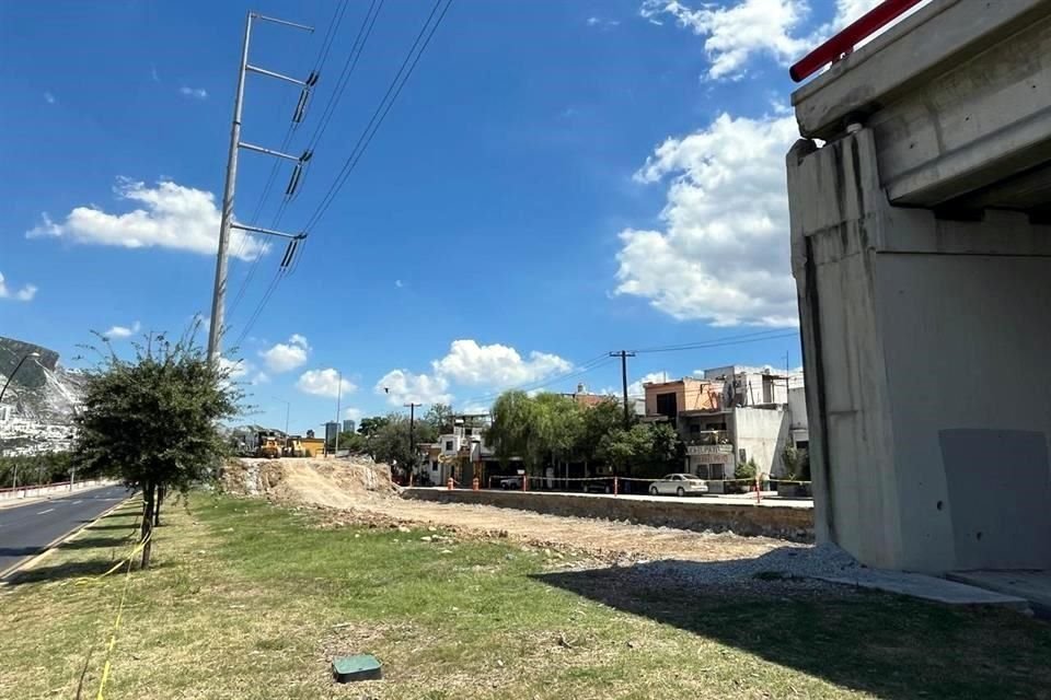 Actualmente las obras para reconstruir la rampa en el puente de Morones Prieto y Jiménez registran un avance del 15 por ciento.