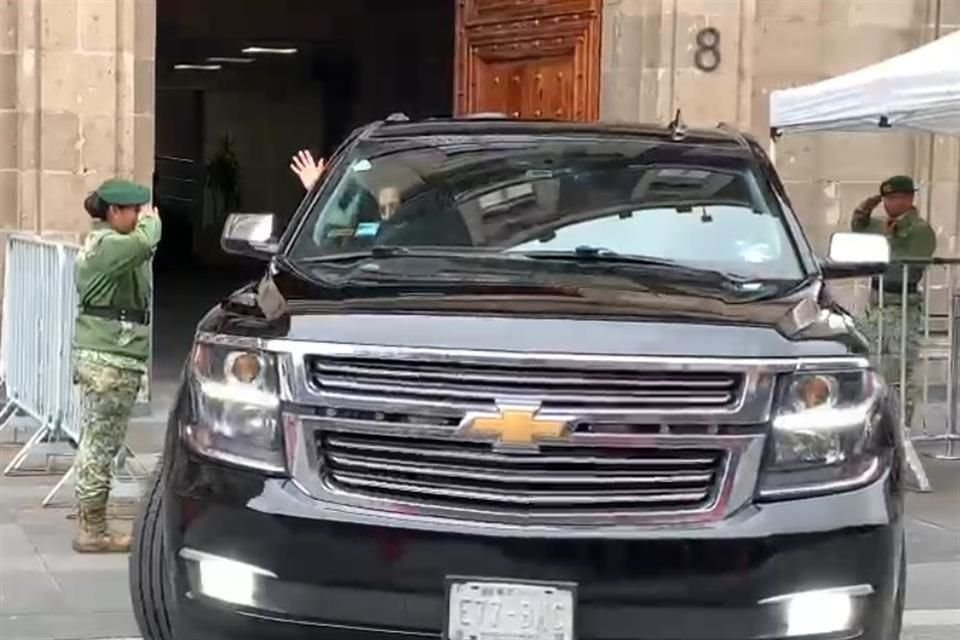 Claudia Sheinbaum a su salida de Palacio Nacional.