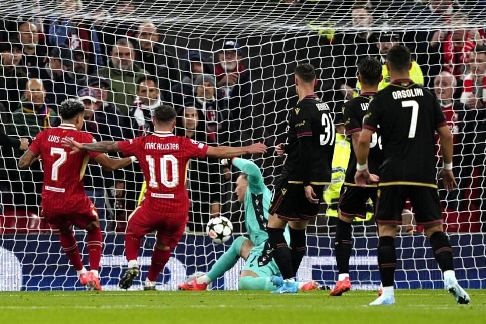 Alexis Mac Allister abrió el marcador en Anfield.