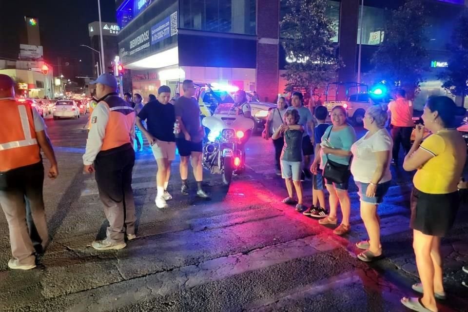 El grupo de inconformes, de alrededor de 30 personas, no permitió el tránsito hacia el sur de la Ciudad.