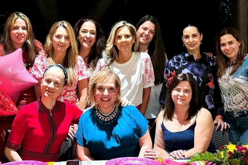 Sandra Rojas, Lesslie Ibarguengoytia, Lucía Castilla, Patty Pier González de León, Carolina Nájera, Ana María Treviño, Anabel García, Alana Fernández de Sada, Cordelia Garza y Pahola Cantú