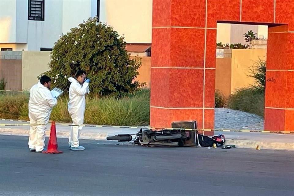 Un motociclista muere tras perder el control y estrellarse contra un muro, en el acceso a la Colonia Los Héroes de Lincoln, en García.