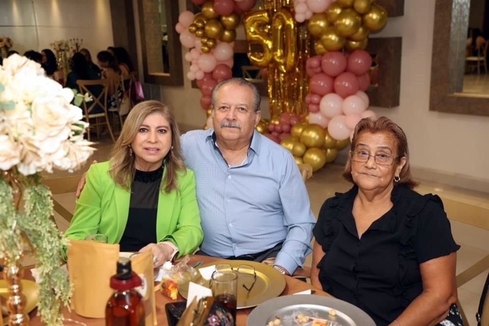 Aurora Borjas, Juan Hernández y Lidia Hernández