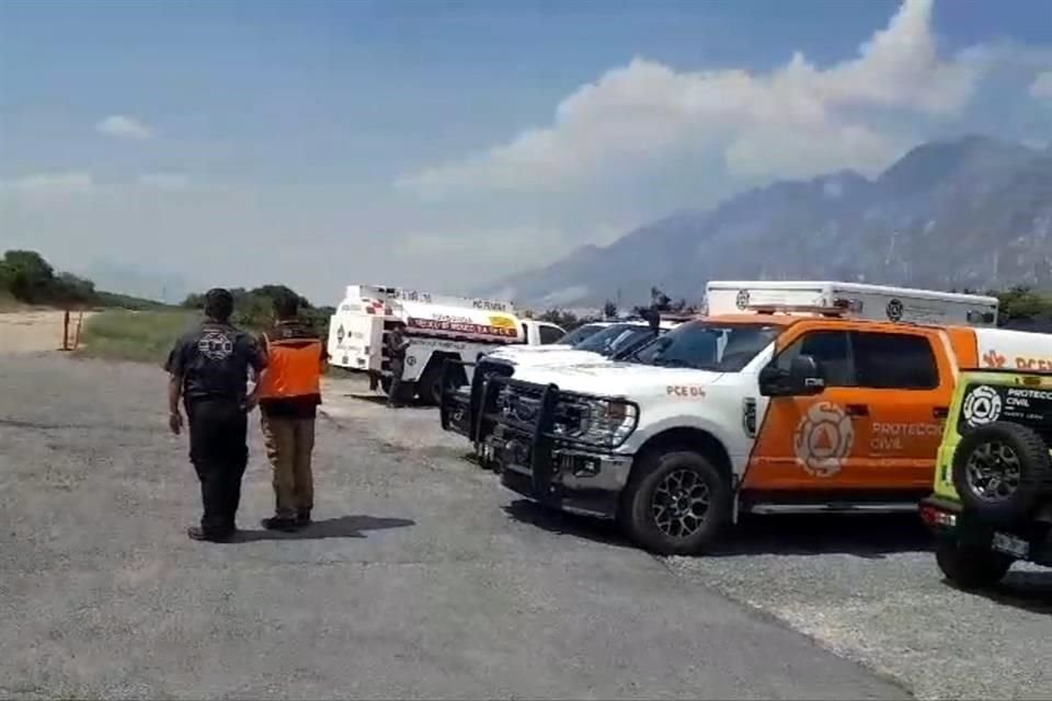 Autoridades buscan por aire y tierra a una persona que subió a un cerro, en San Pedro, pero no regresó al punto de entrada.