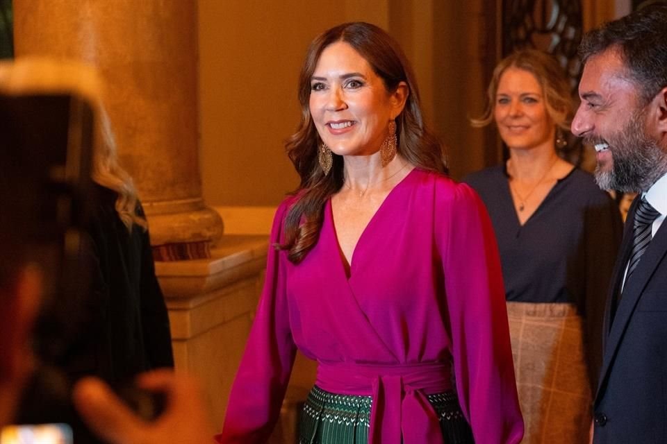 Por la noche, Mary exploró el emblemático Teatro Amazonas.