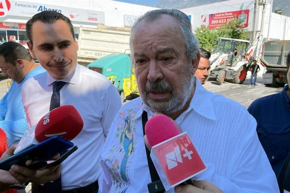 Mauricio Fernández, Alcalde de San Pedro.