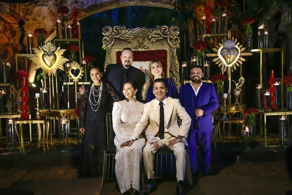 Pepe Aguilar confesó haberse sumado al 'juego' de la polémica sobre el matrimonio de Ángela y Nodal en su nueva canción 'Cuídamela Bien'.