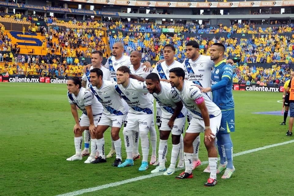 El Puebla saltó así a la cancha.