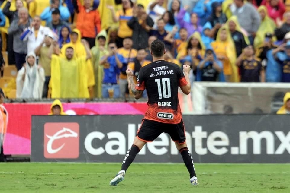 Con gol de tiro directo, Gignac puso el 1-0 para los Tigres.