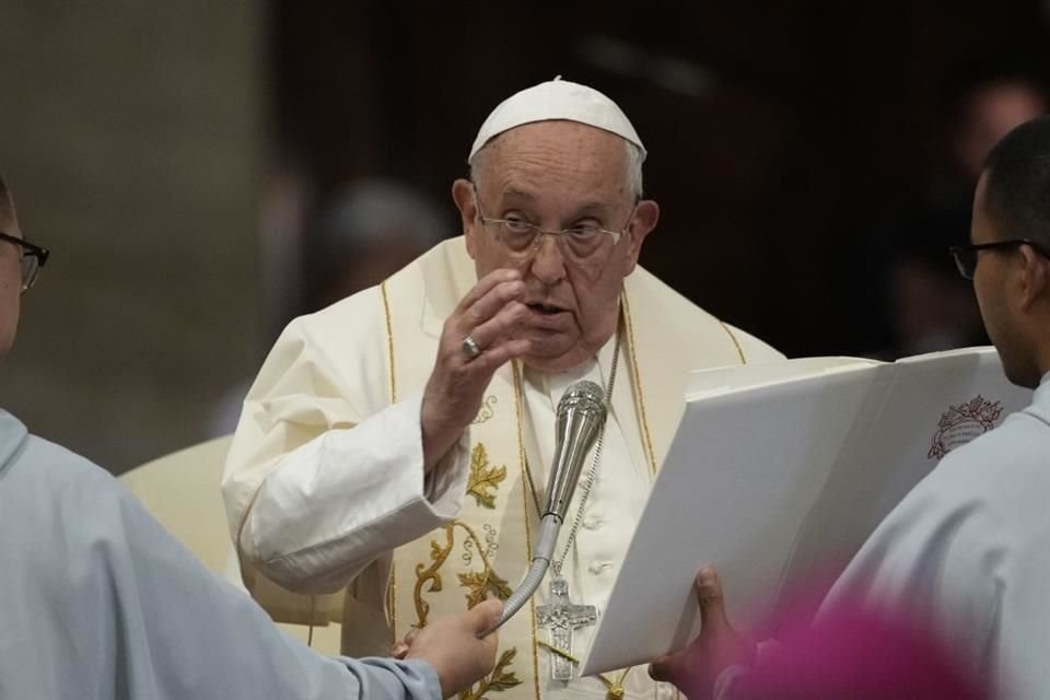 El Papa Francisco durante una bendición en la Basílica de Santa María el 6 de octubre del 2024.